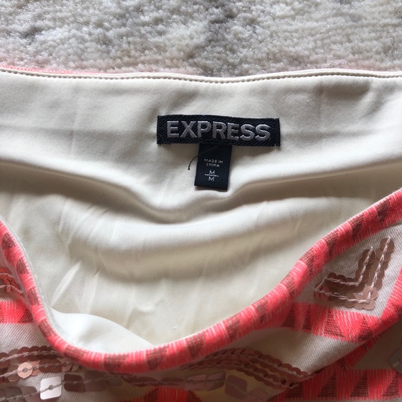 Super fun Express mini skirt Medium gold sequins ✨ - Picture 3 of 5